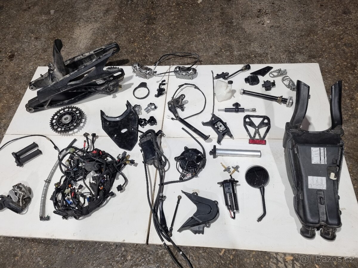 Ktm 790 adventure díly