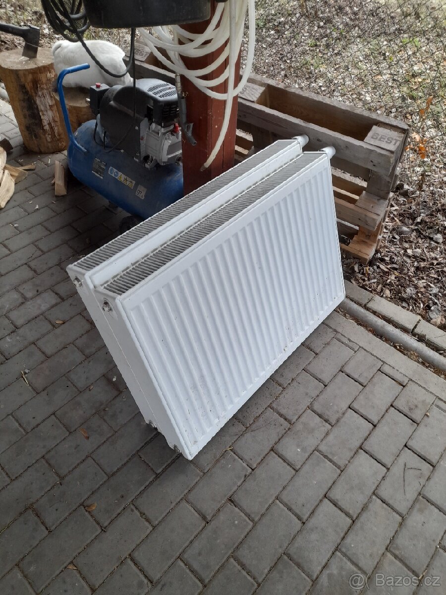 Radiator 900x600 2ks
