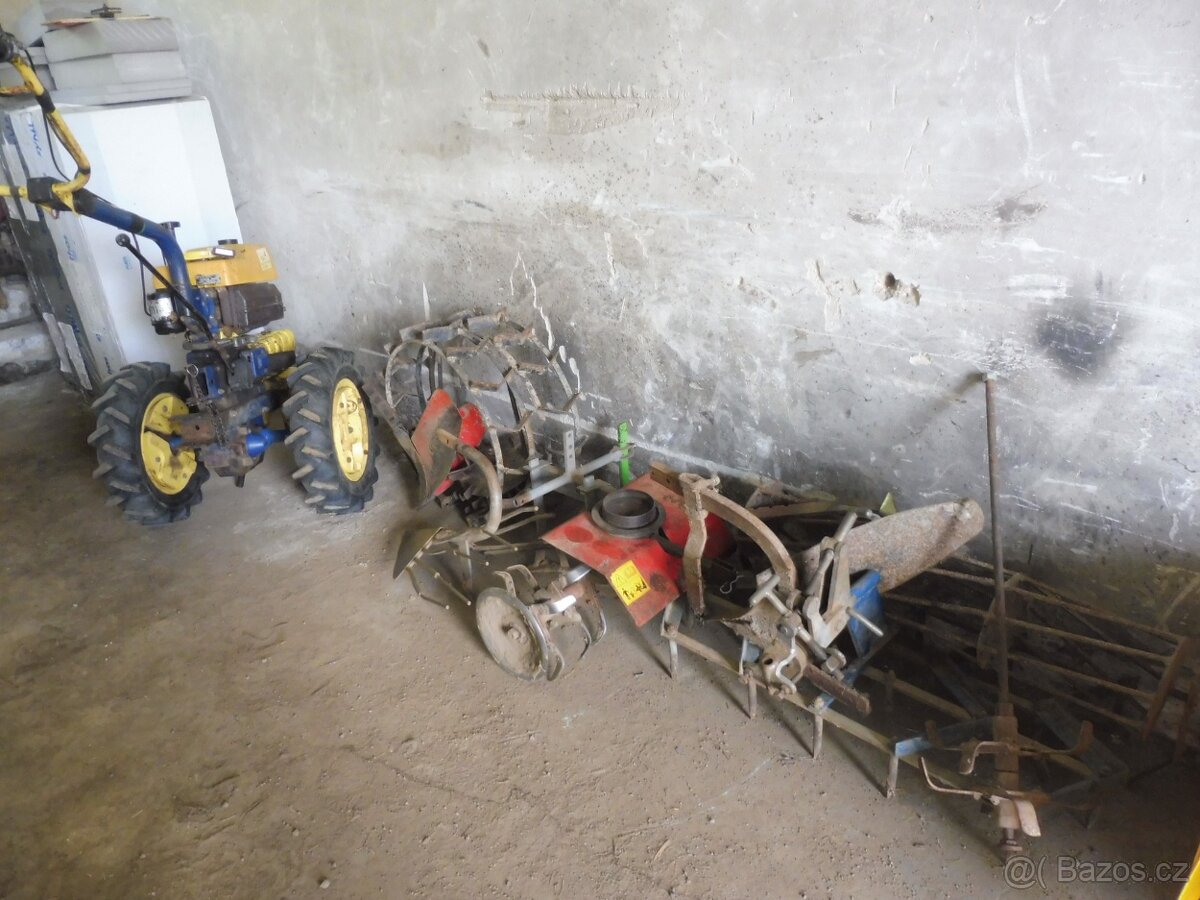 prodám malotraktor agzat s nářadím, super stav