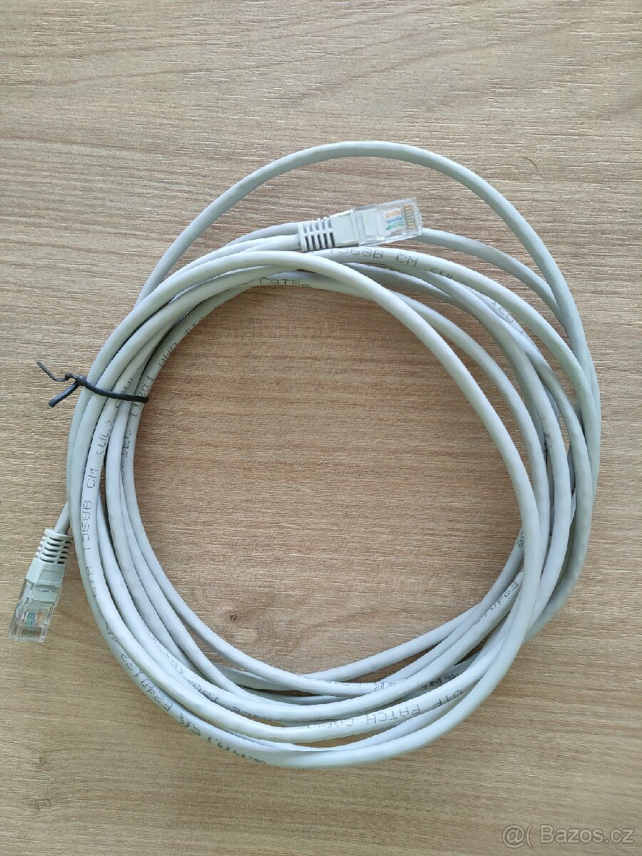 Síťový kabel