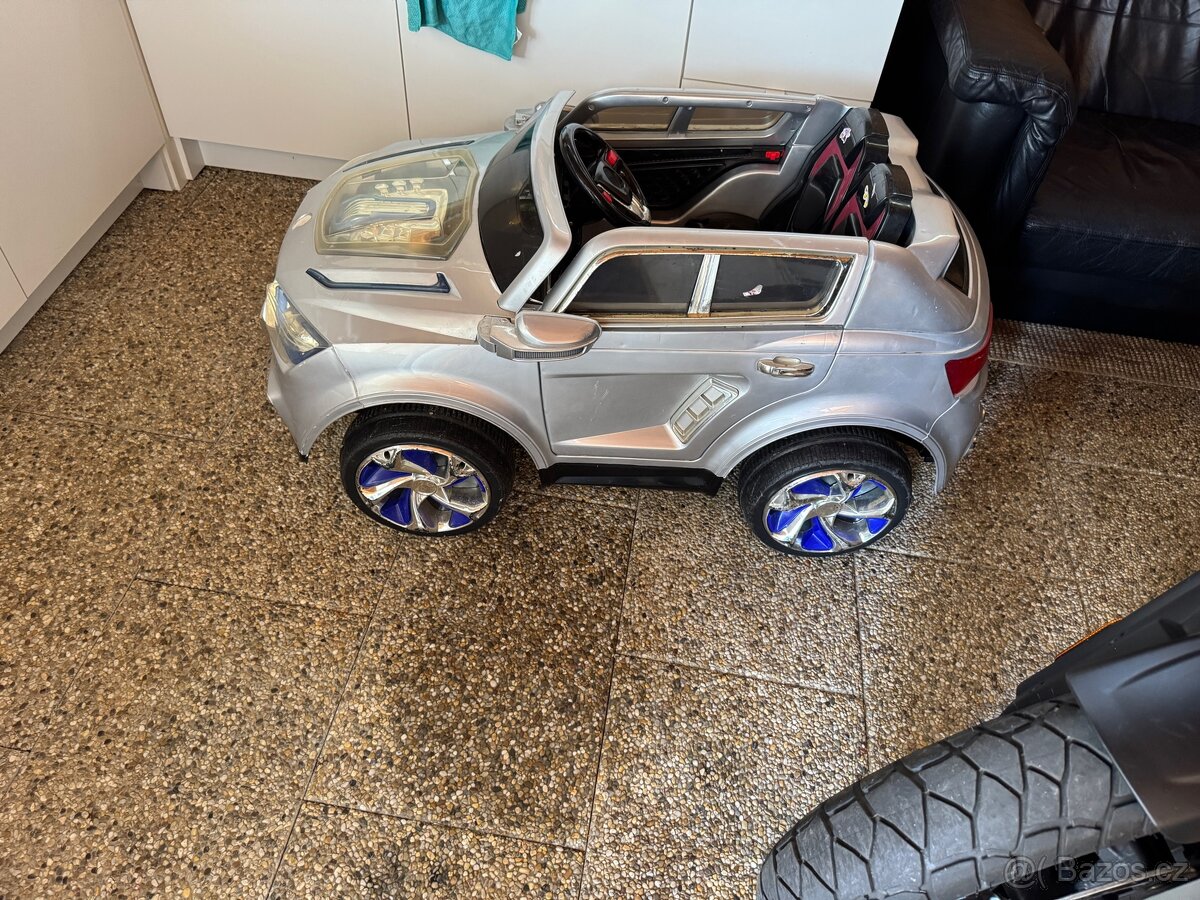 Dětské elektrické auto