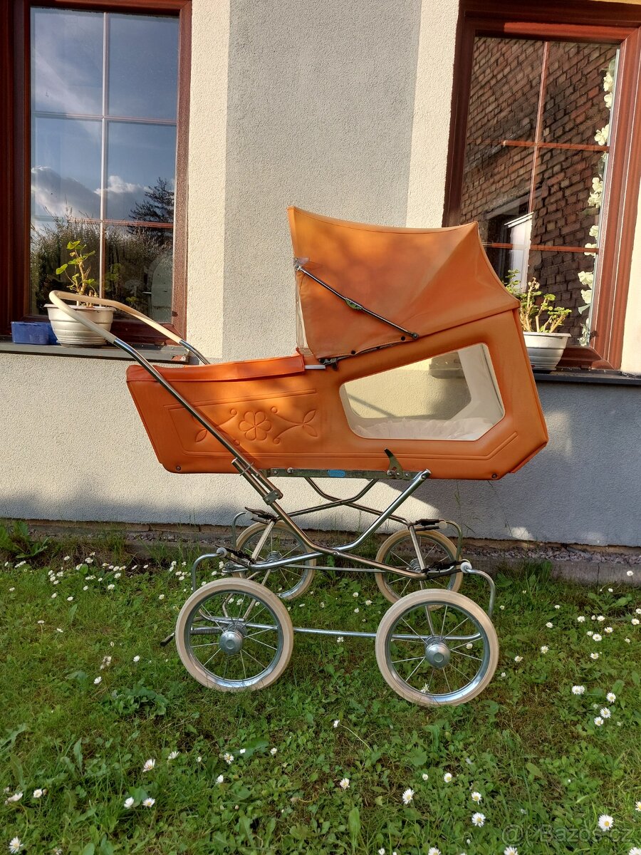 Retro kočárek Liberta