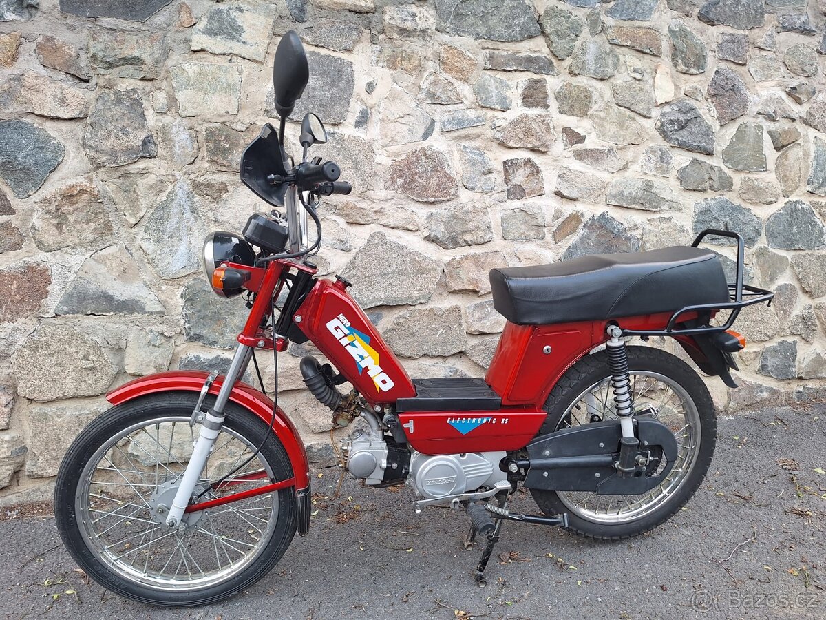 Moped Hero Gizmo Majestic 2004