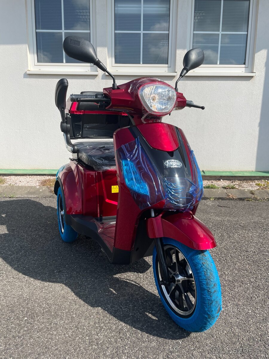 NOVÝ ELEKTRICKÝ TŘÍKOLOVÝ SKÚTR SELVO 31000