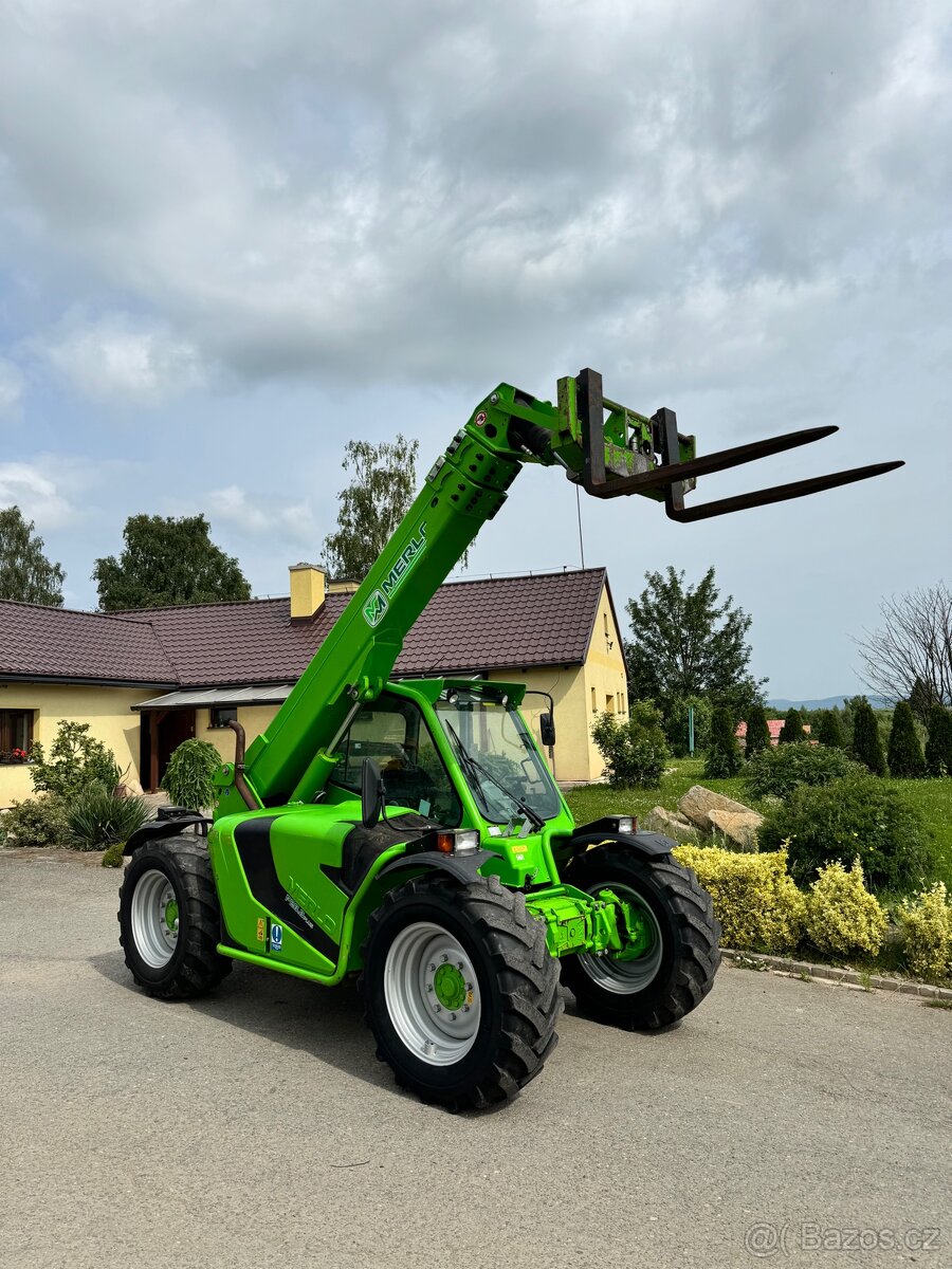Teleskopicky manipulator Merlo P28.8 plus 2015