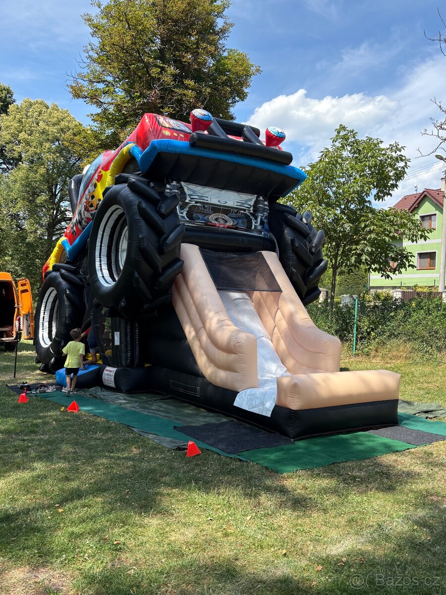 Skákací hrady, skluzavky, kolotoč, rodeo býk
