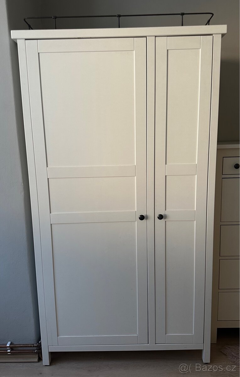 Menší skříň, ideální jako dětská (IKEA)