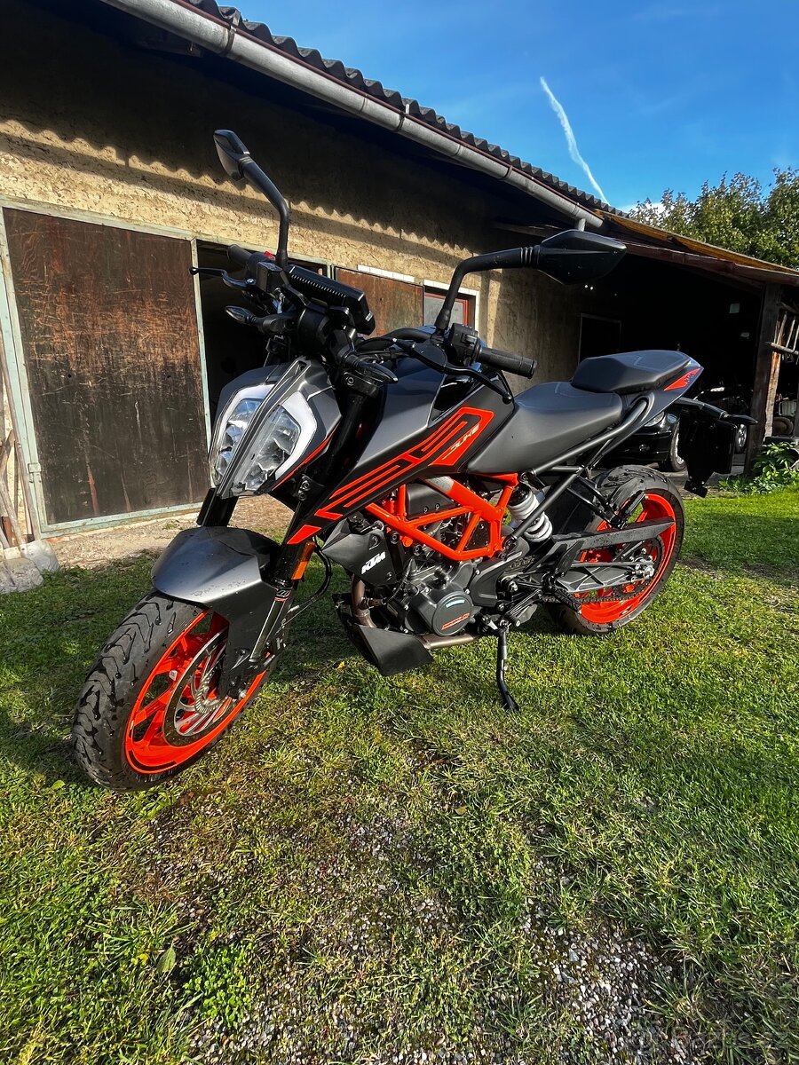 KTM duke 125