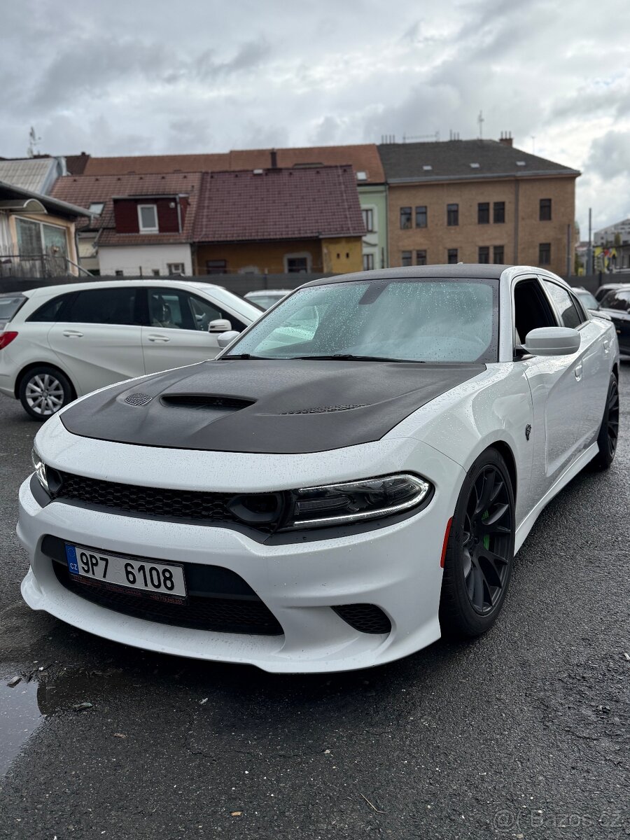 Dodge Charger SRT , 6.2HEMI SUPERCHARGED SRT527kw Ojeté, 5/2