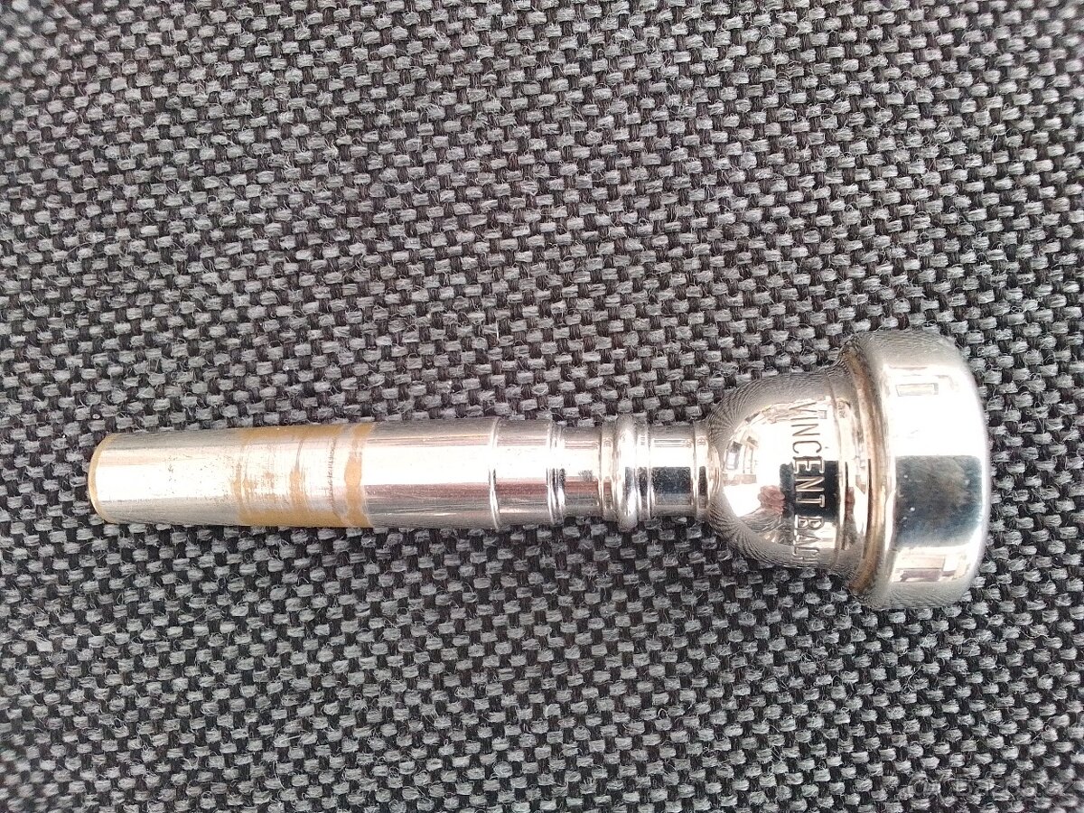 Nátrubek na trumpetu