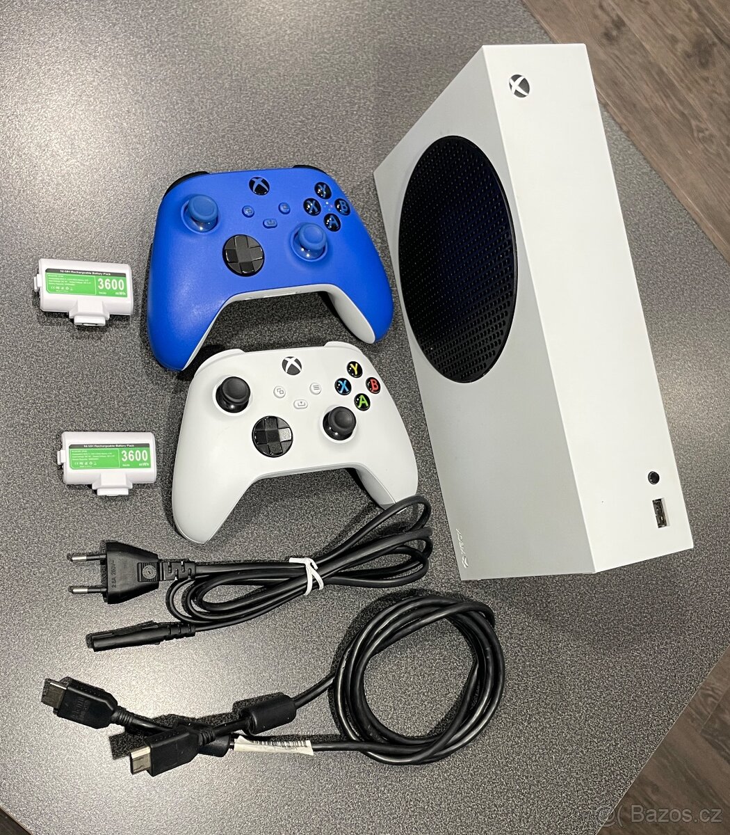 Xbox series S (500gb) + 2x original ovladač + 2x usb baterie