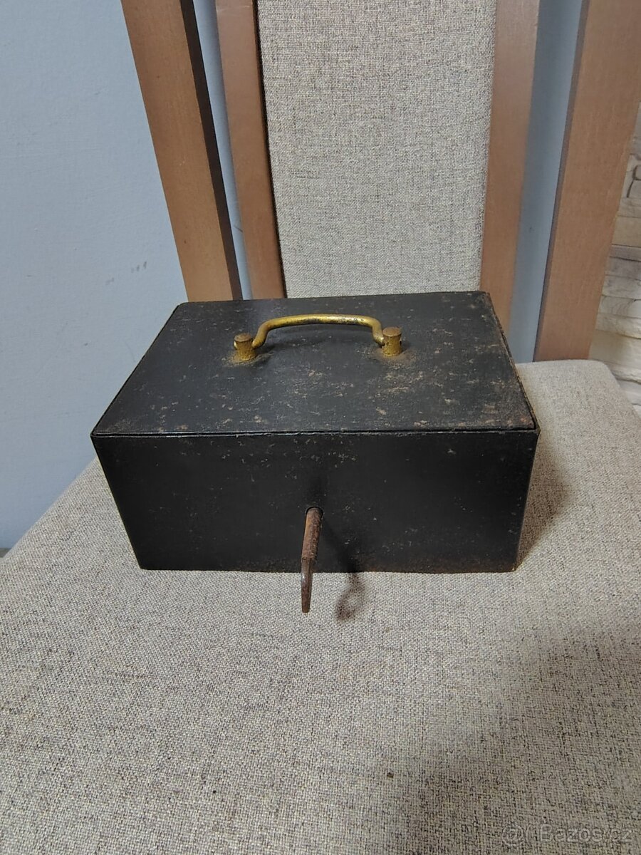 Příruční trezor pokladna