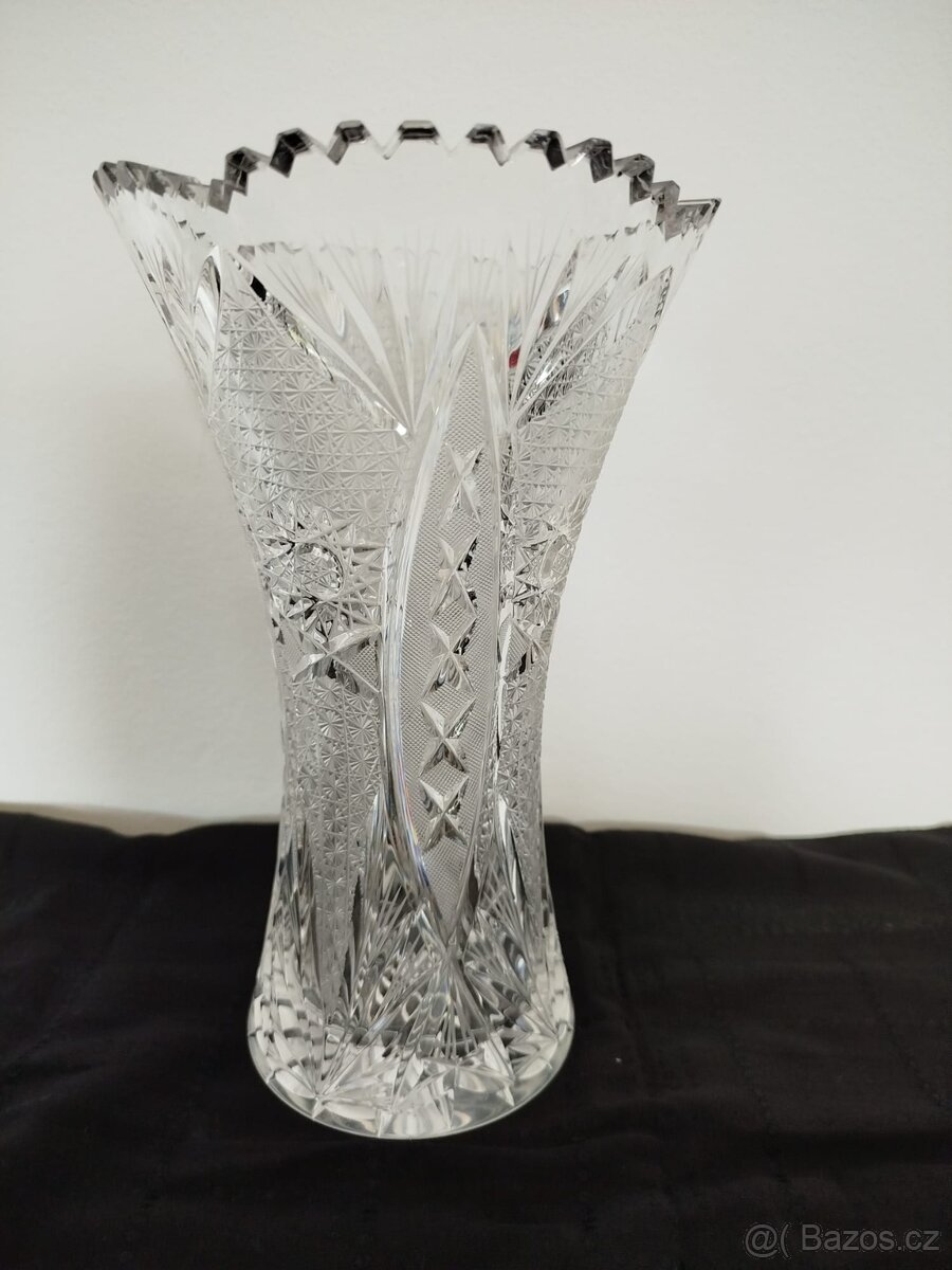 Prodám broušenou vázu