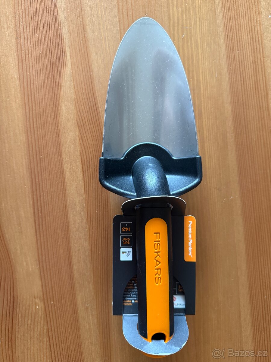 zahradní lopatka Fiskars, nová