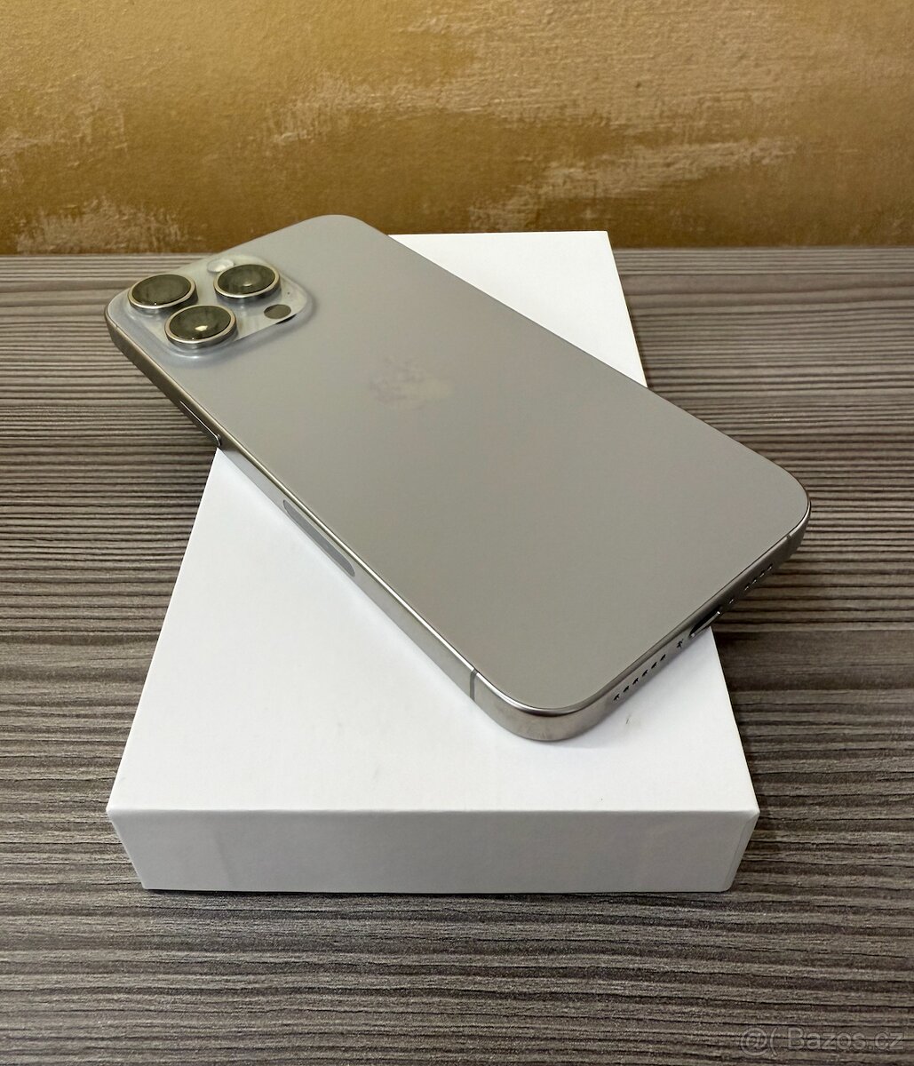 Apple iPhone 15 Pro Max 512GB přírodní titan, baterie 100%