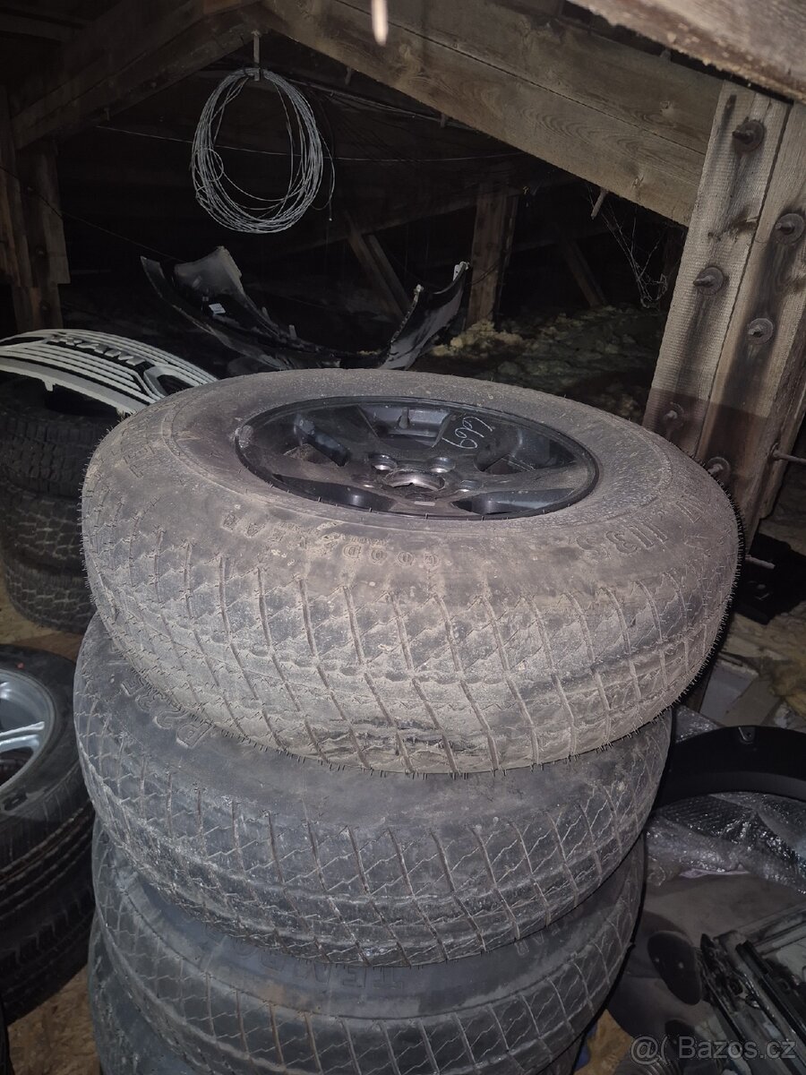 Rezervní kola Dodge RAM