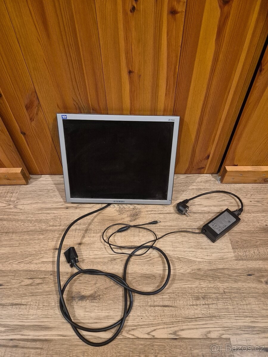 Prodám LCD monitor Hyundai B70A.