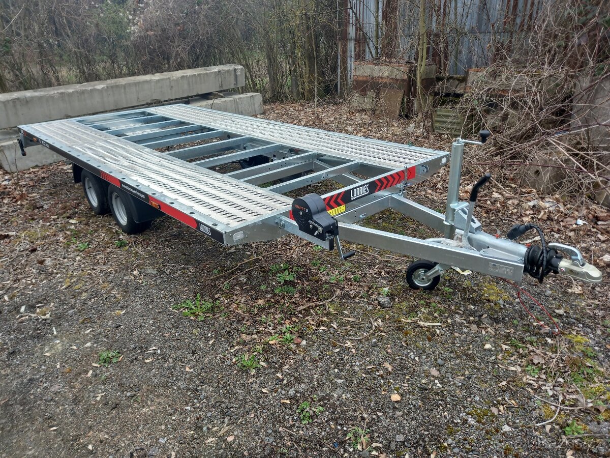 Přívěs na přepravu automobilů