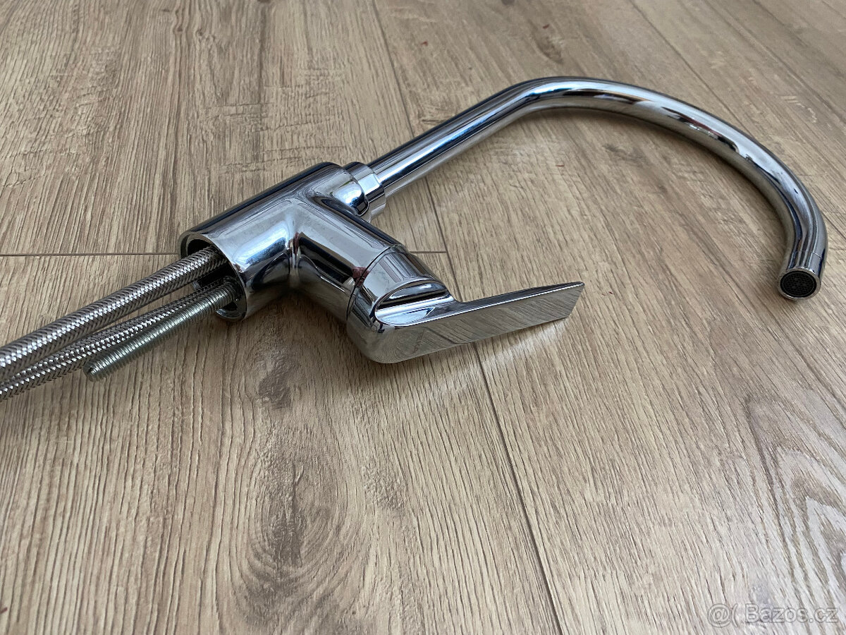 Kuchyňská dřezová baterie