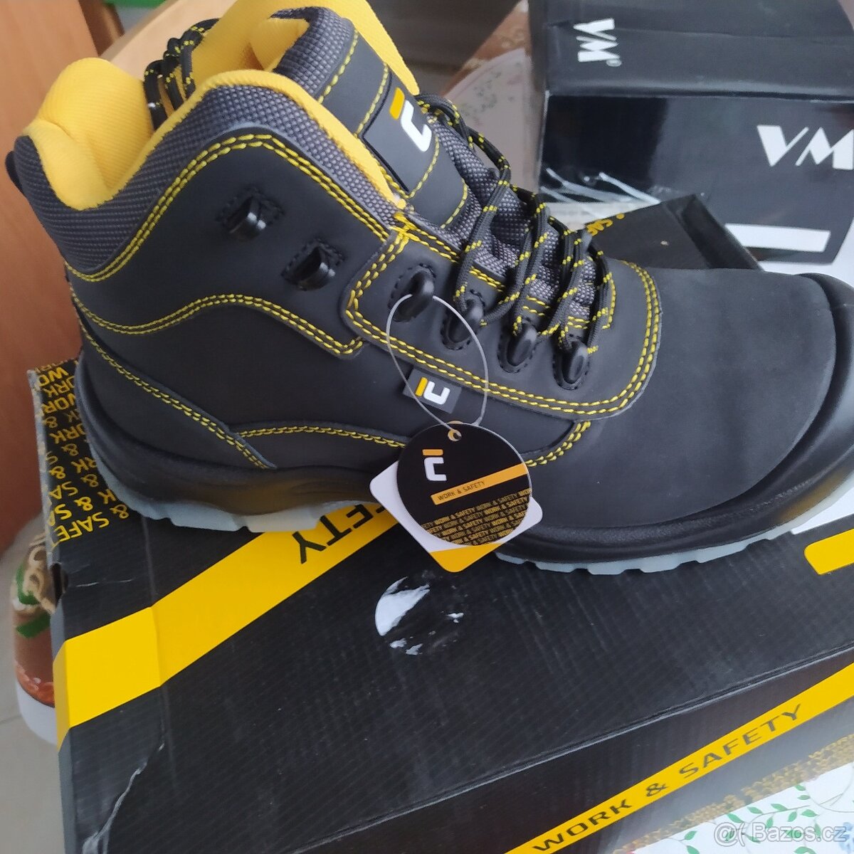 Pracovní boty 43