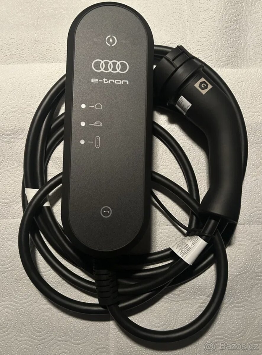 Přenosná nabíječka Audi e-tron 8V4.971.675.CQ