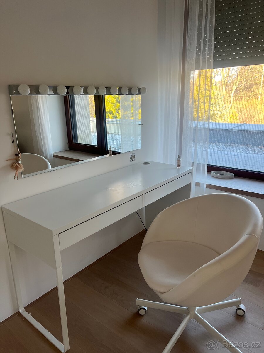 Psací stůl a židle