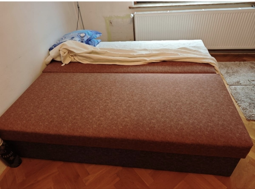 Postele s úložným prostorem