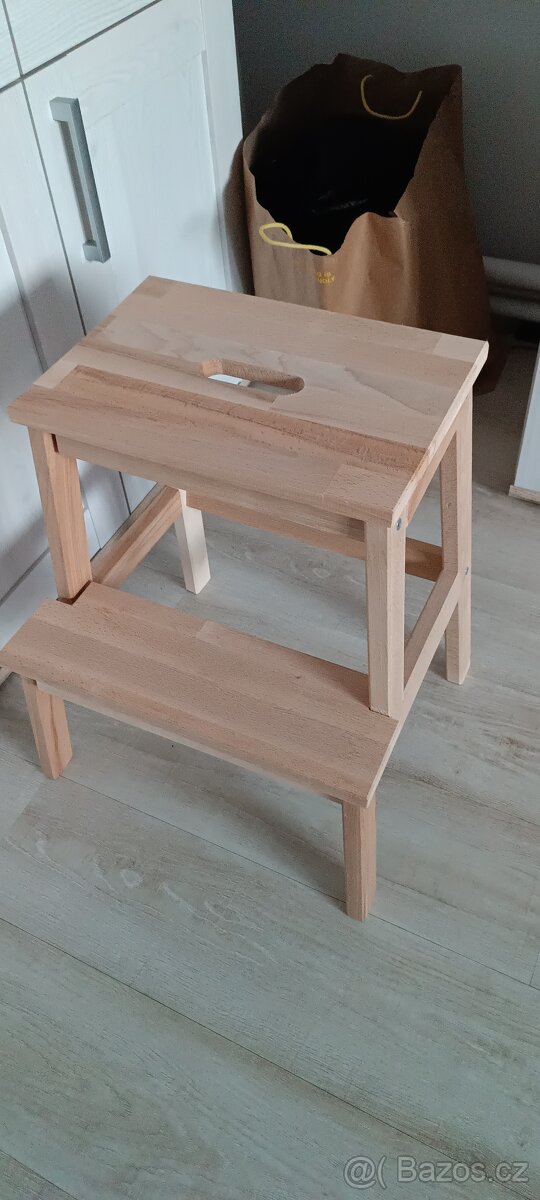 Stolička IKEA BEKVAM
