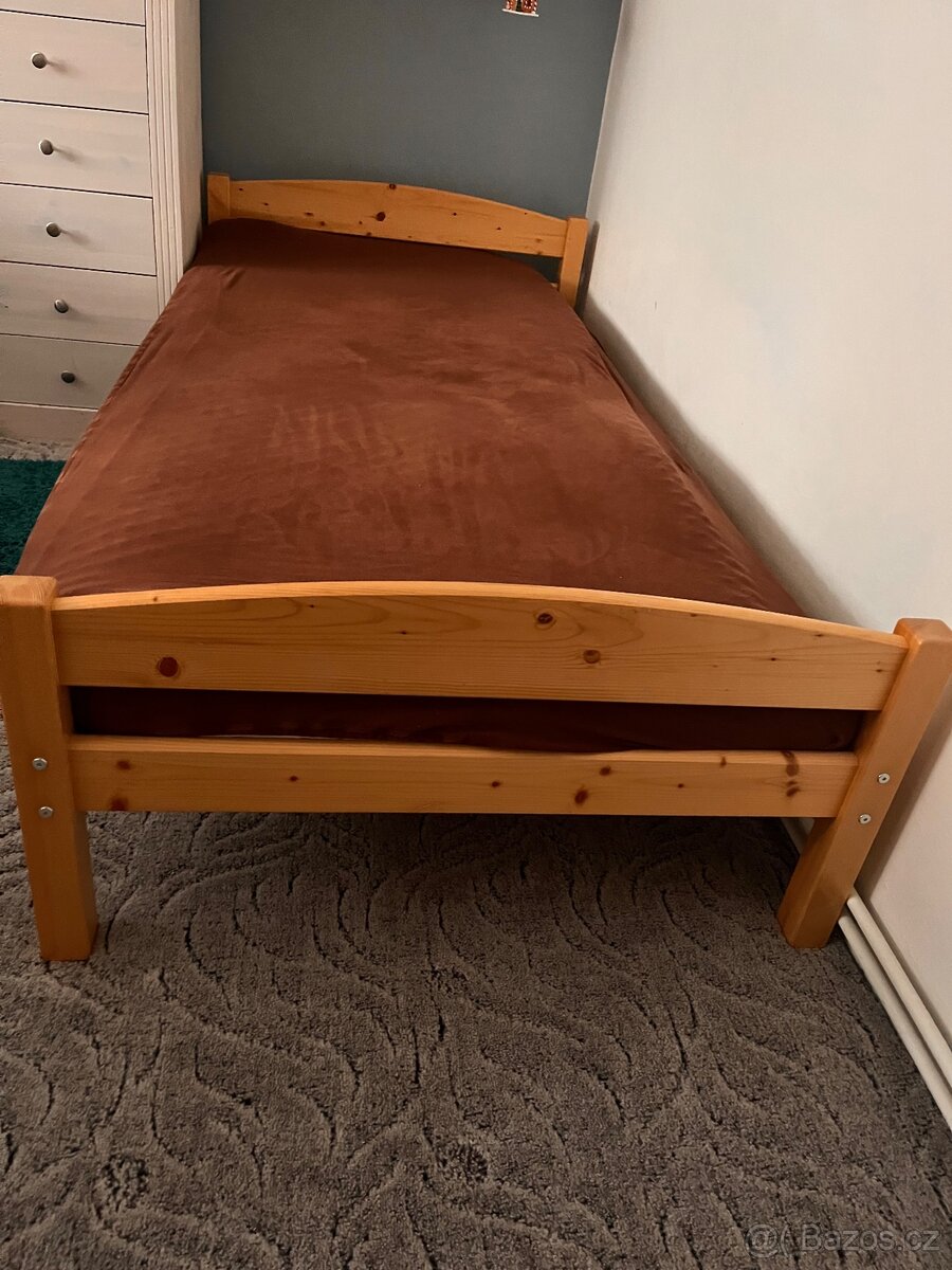 Jednolůžková postel s matrací