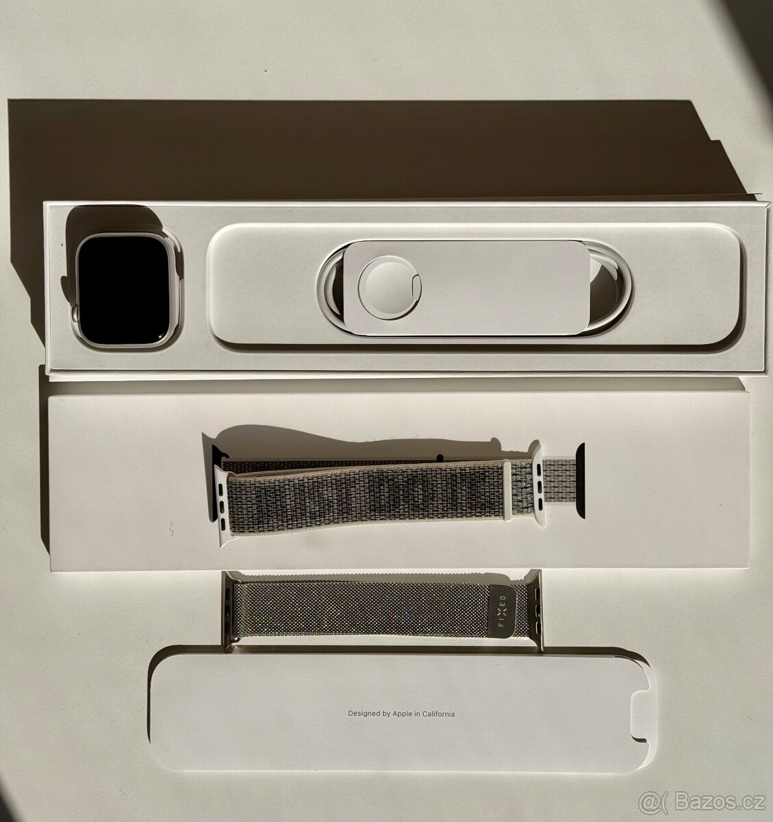 Apple Watch 8, 45mm Stříbrná barva