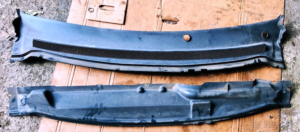 Plasty k čelnímu sklu FORD FOCUS II