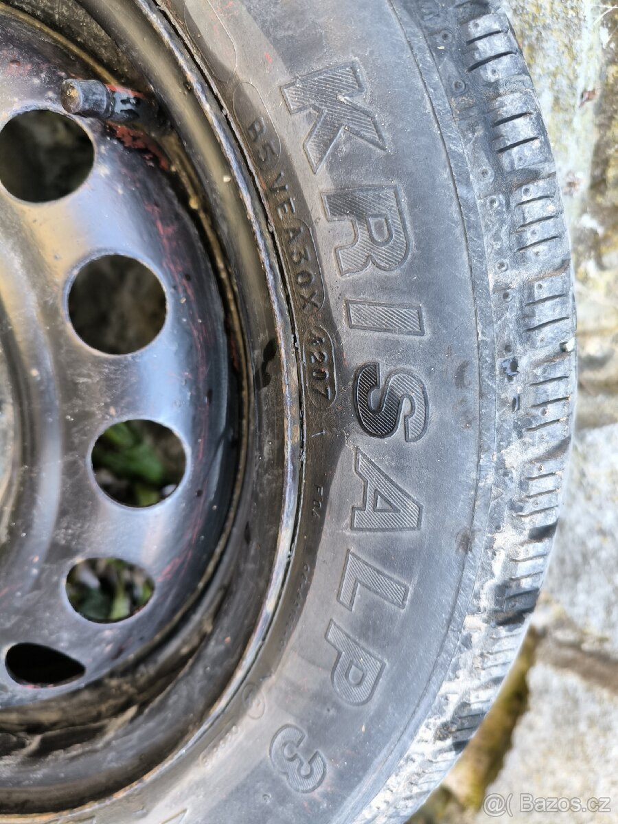 Zimní kola na plechových discich 155/65 R14