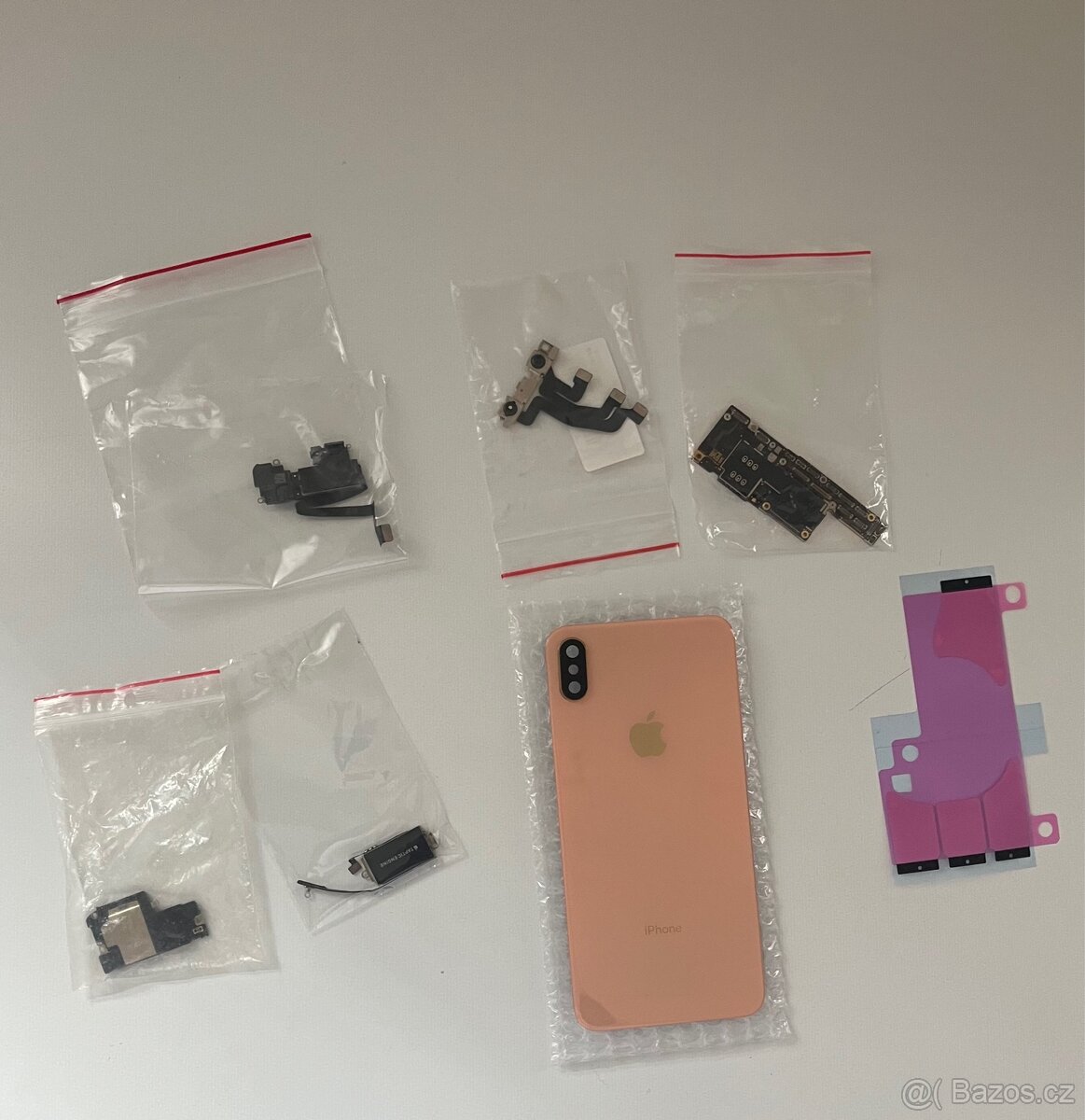 Náhradní díly pro iPhone XS Max