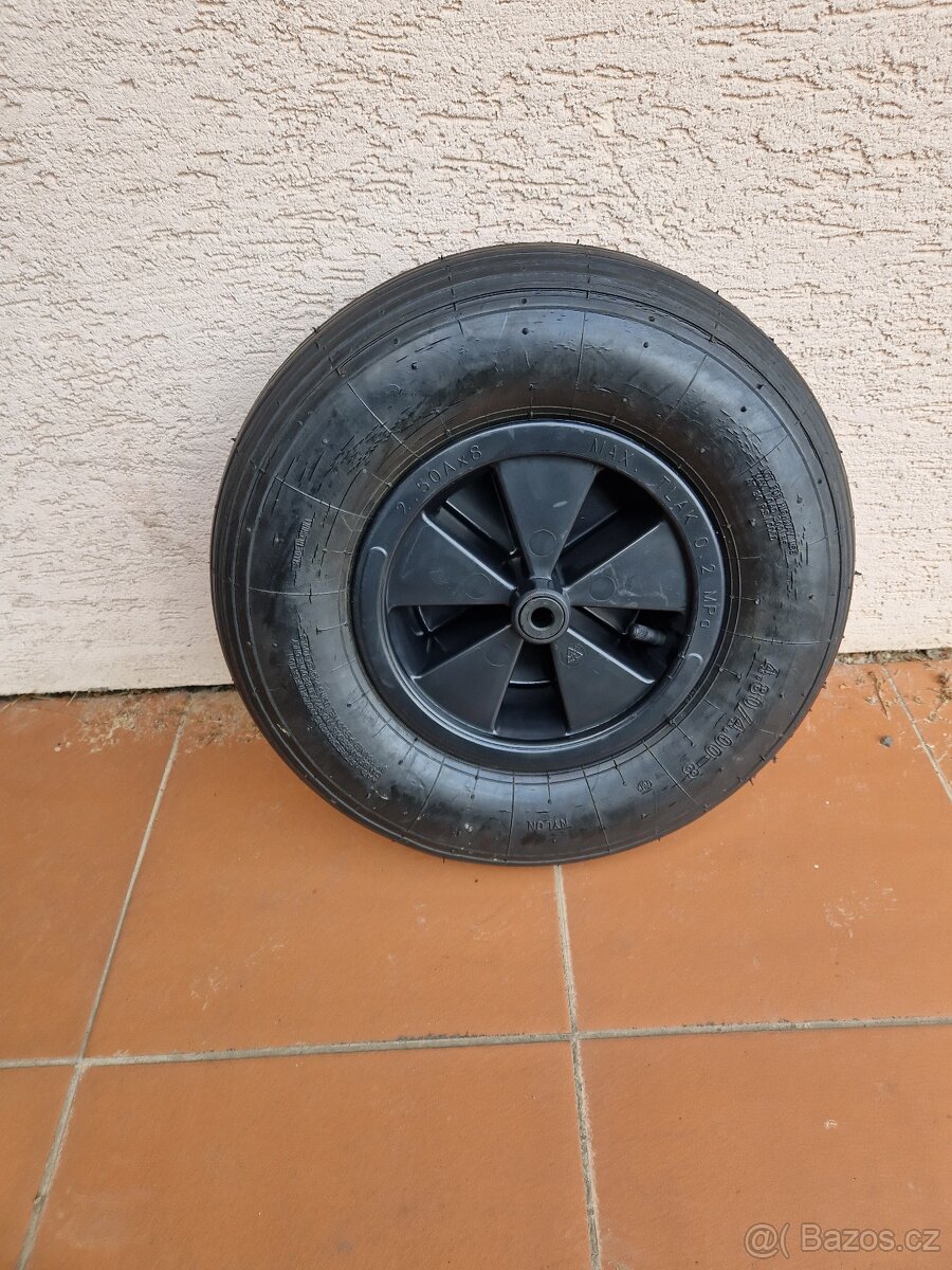 Prodám nafukovací kolo ke stavebnímu kolečku 400mm