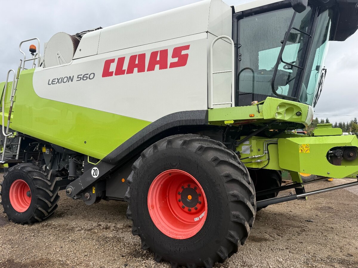 Claas Lexion 560 rv 2009 Heder V550 Sklizeci Mlaticka