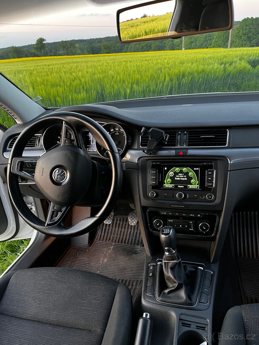 Skoda Superb Combi 2.0 TDI - výborný stav, spolehlivý vủz