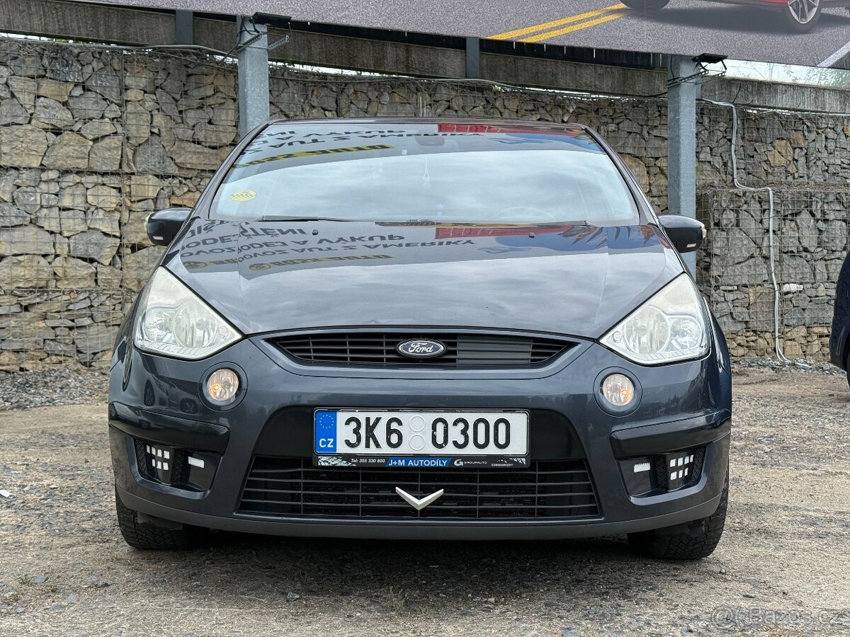 Ford S-MAX 2.0 TDCi 103 kW, 7 míst, výborný stav