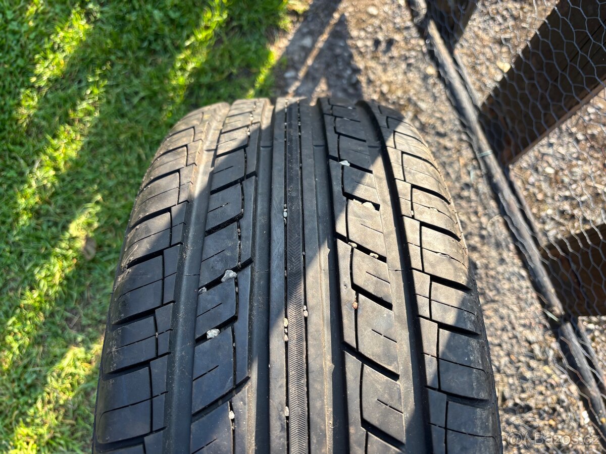 1ks Pneu 205/50 R17