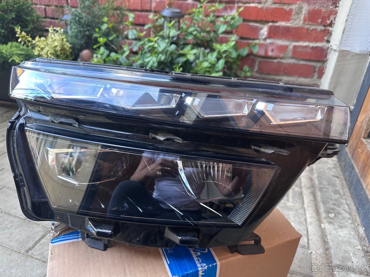 Přední pravé světlo Škoda Kamiq full led