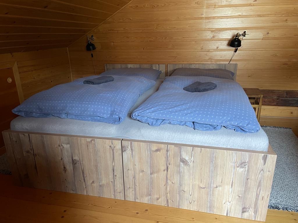 Dvě stejné postele 90x200