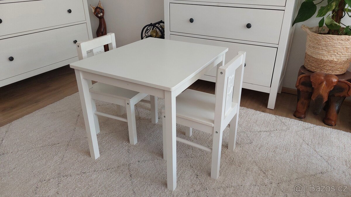 IKEA KRITTER Dětský set stolek + 2 židličky