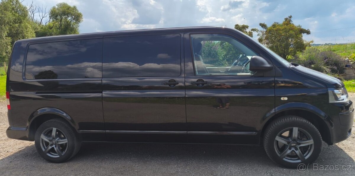 Volkswagen Transporter T5.1 2.0 TDI 132 kW 4Motion, 8 míst,