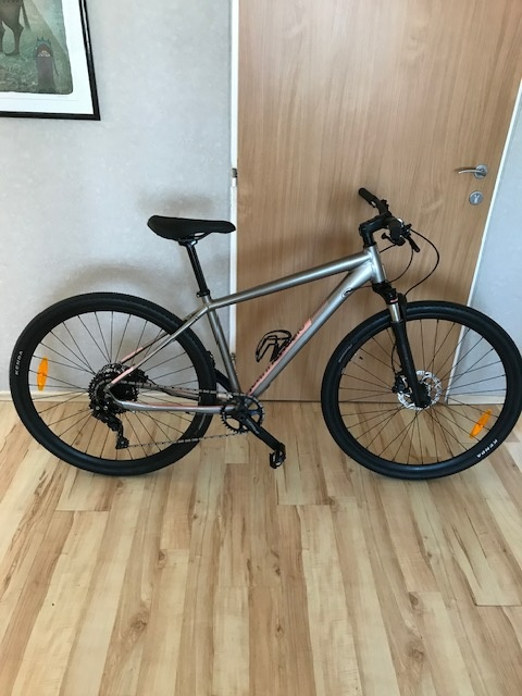 Dámské městské kolo CANNONDALE