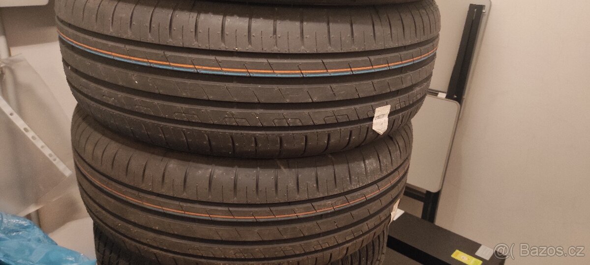 Goodyear EfficientGrip Performance 215/55 R17 215/55/17 nové