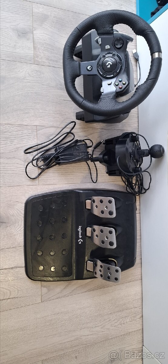 Prodám herní volant, pedály, páku na Xbox