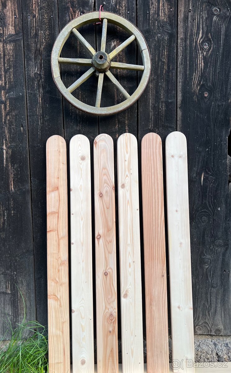 Dřevo- Plotová modřínová prkna plotovka plaňky na plot