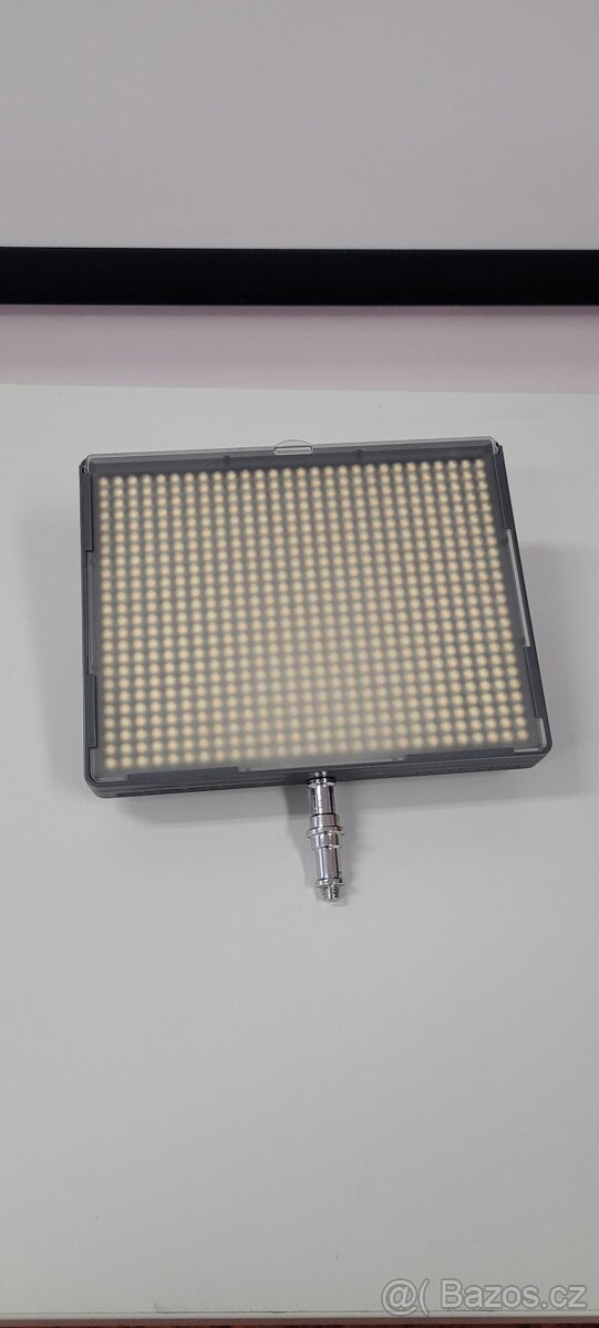 Přenosné LED panelové světlo Aputure Amaran HR672C