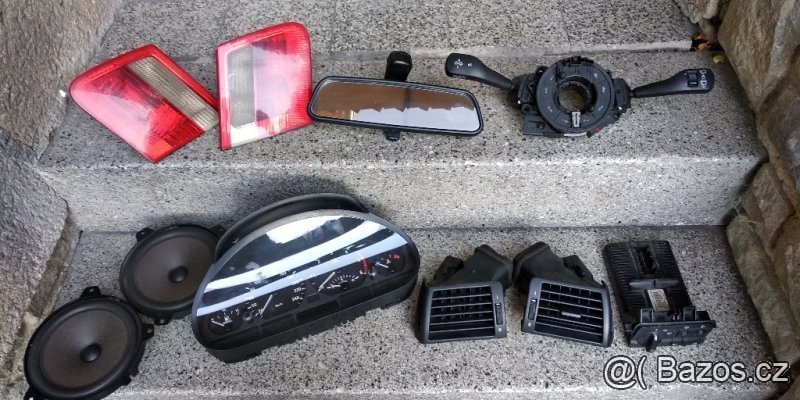 BMW E46 Touring - mlhovky, mřížky ventilace, páčky, repro
