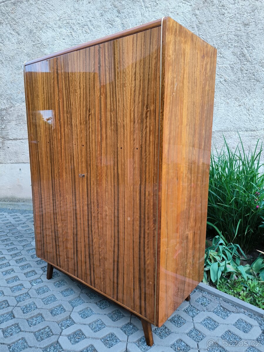 Retro šatní skříň B. Landsman a H. Nepožitek - 60. léta