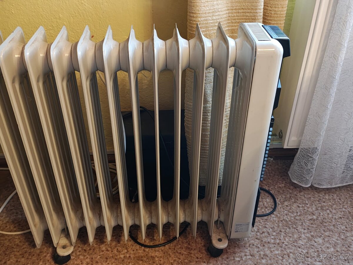 Olejový radiátor DeLonghi – 2500 W